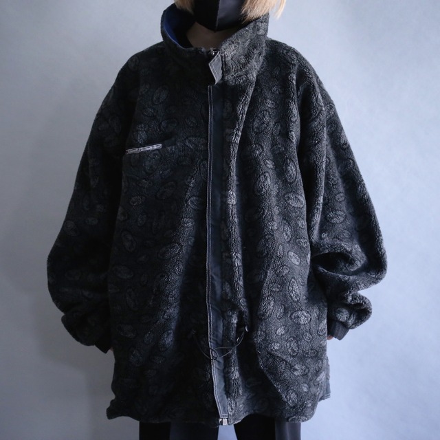 "reversible" bi-color tech design and full pattern fleece design blouson