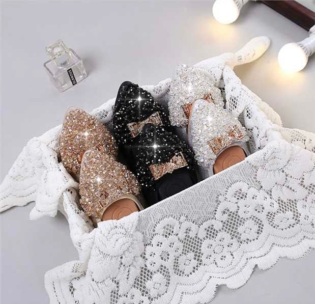 キラキラビジュー フラットパンプス