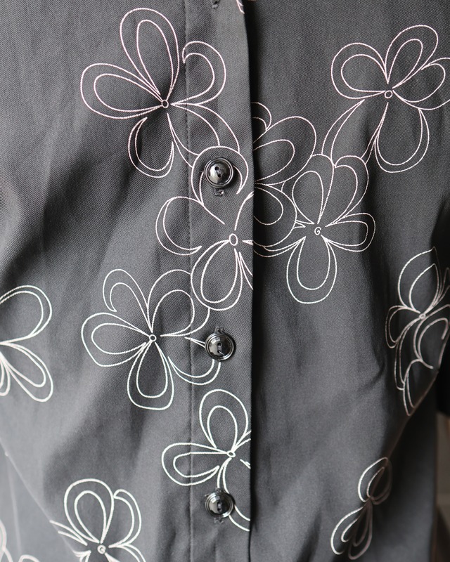 3/4 length flower design open collar shirt