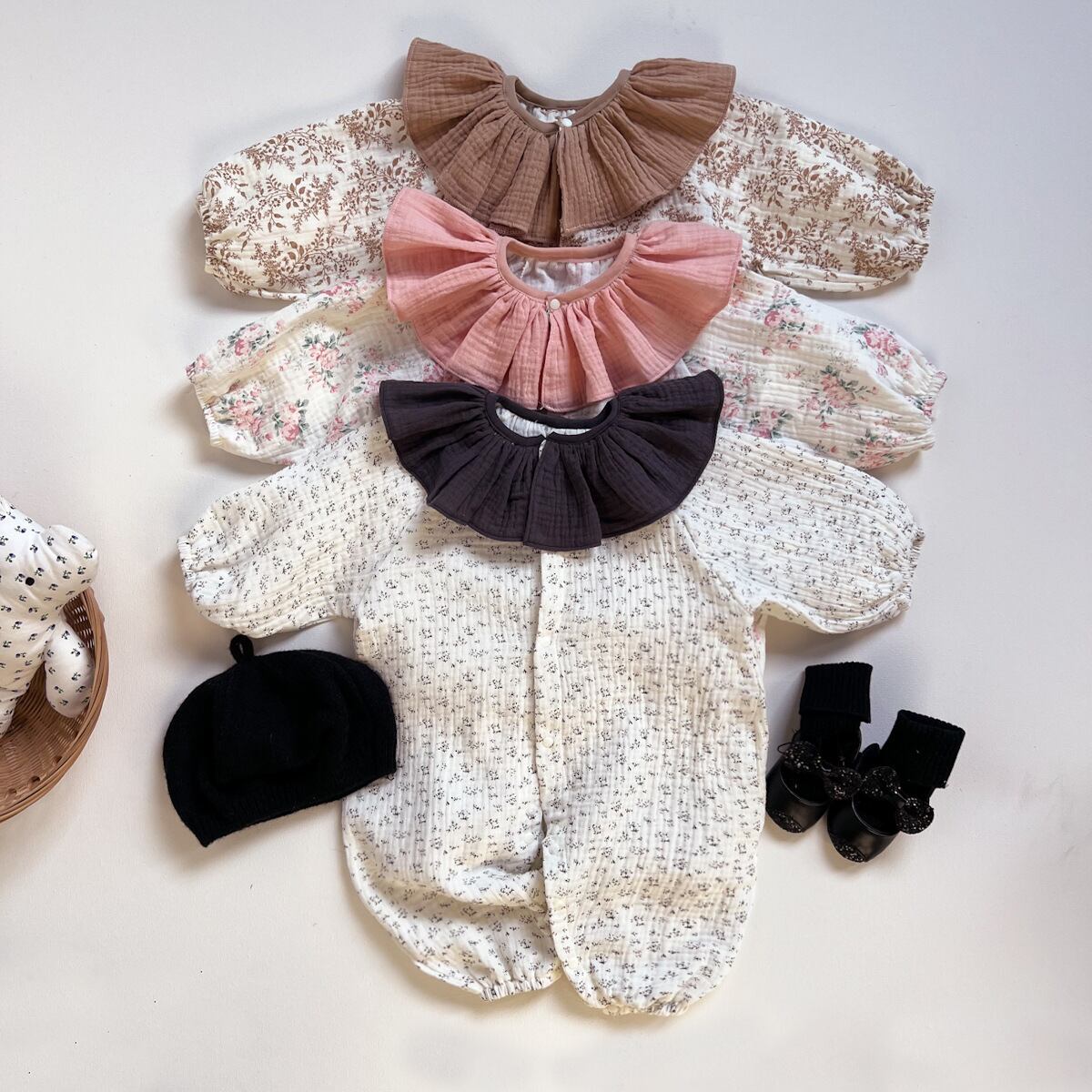 【BABY】韓国風 可愛いフリル襟オールインワン