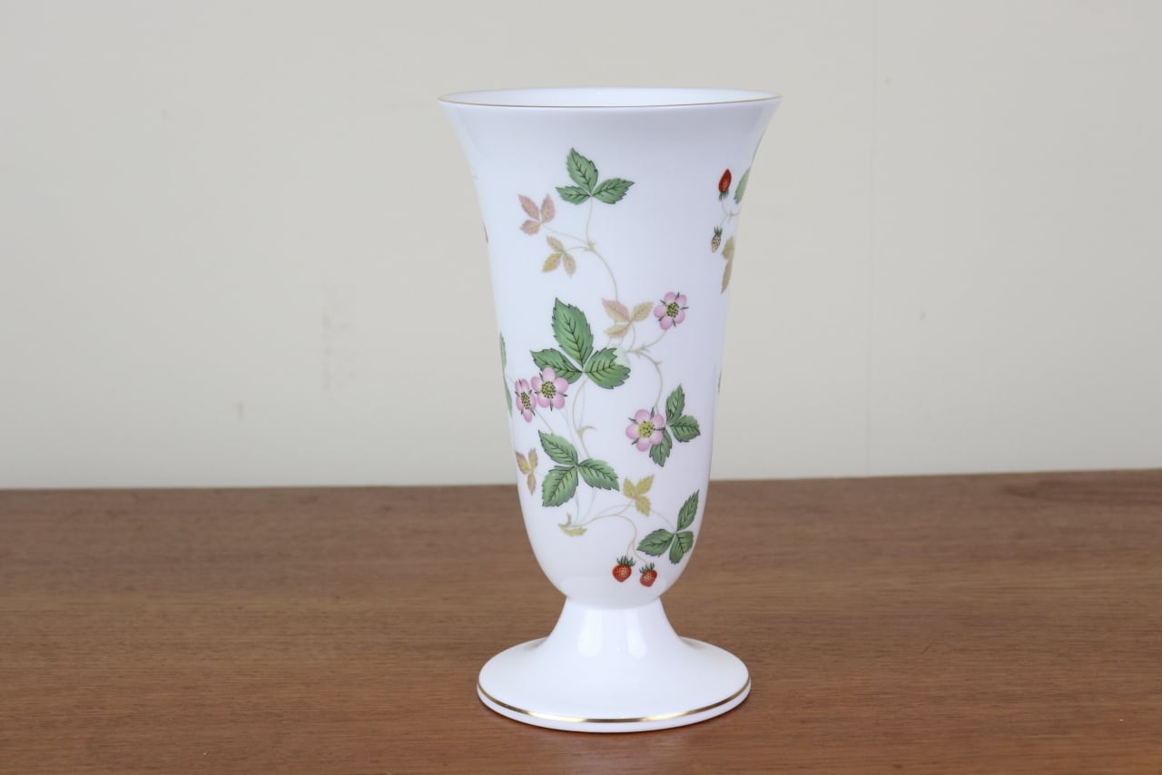 ウェッジウッド 花瓶　ワイルドストロベリー フラワーベース