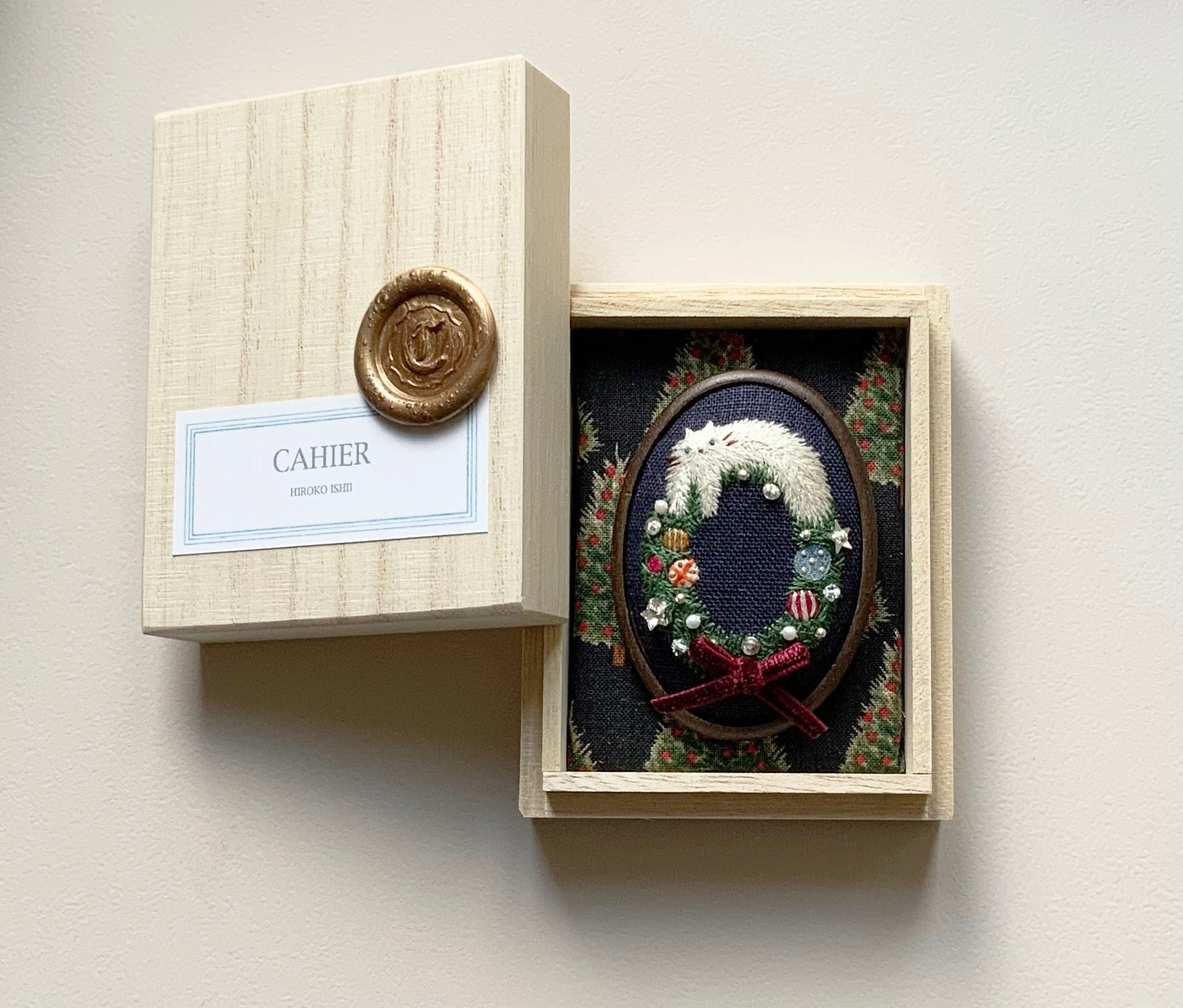 ブローチ「cat wreath」