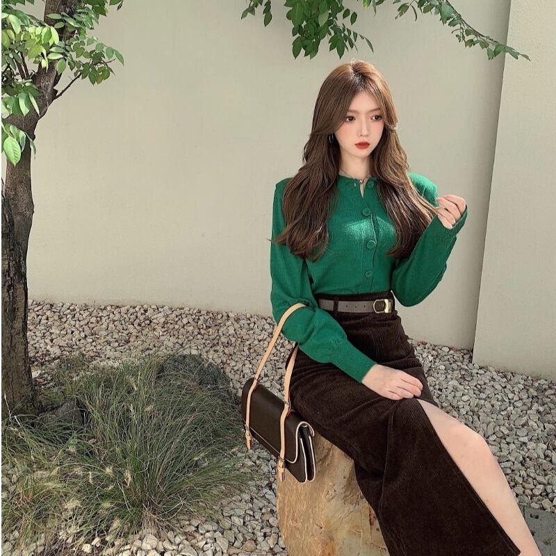 ニットセーター カーディガンジャケット レディーススタイルスタンダードルーズショートトップス ロング レトロ オータム 秋物 ウィンター 冬物 ブラックストロベリース750902941