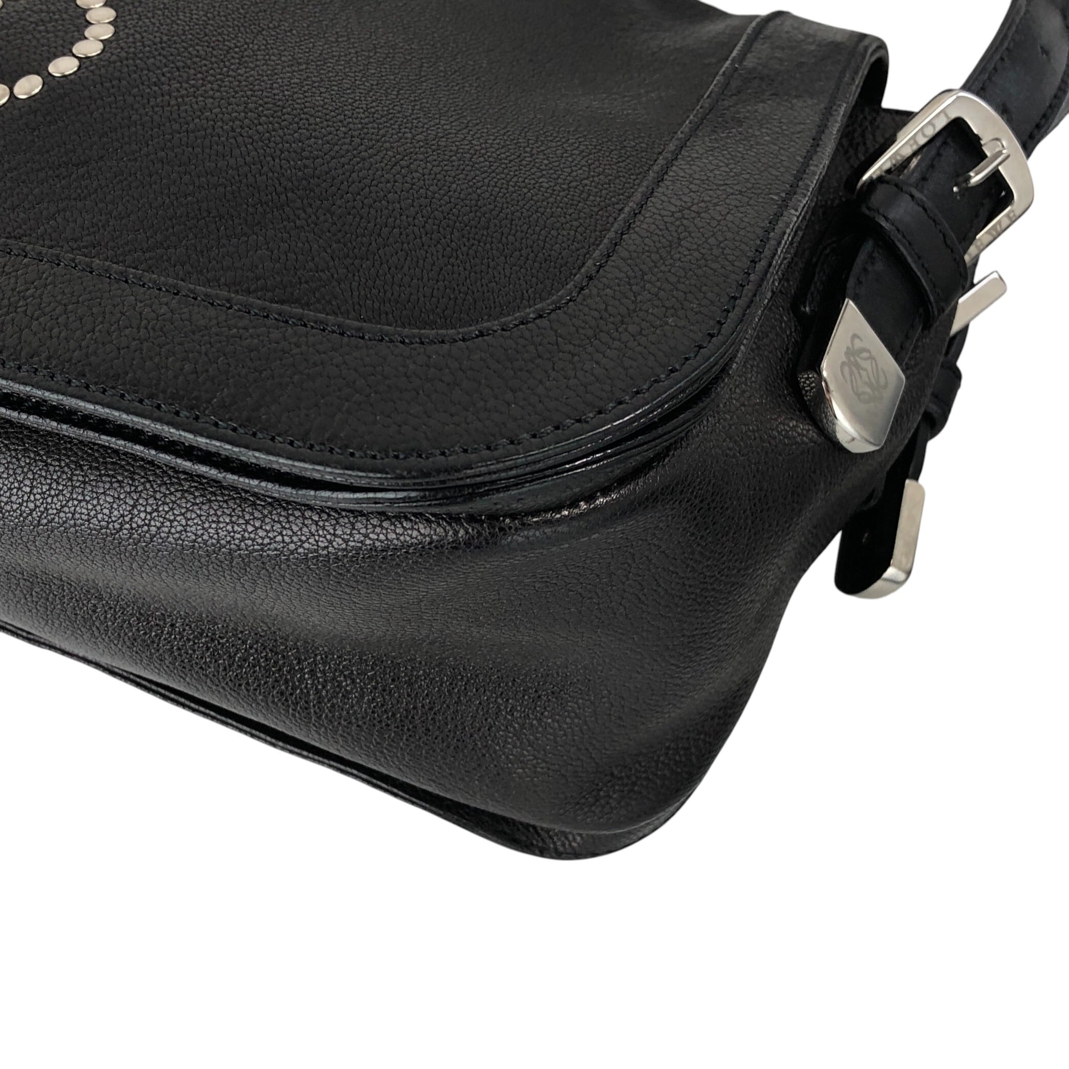 LOEWE ロエベ ショルダーバッグ ブラック アナグラム スタッズ レザー
