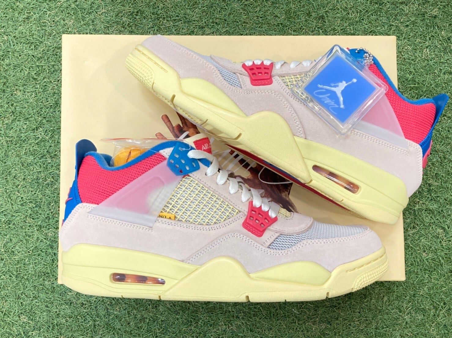 UNION AIR JORDAN 4 RETRO SP GUAVA ICE