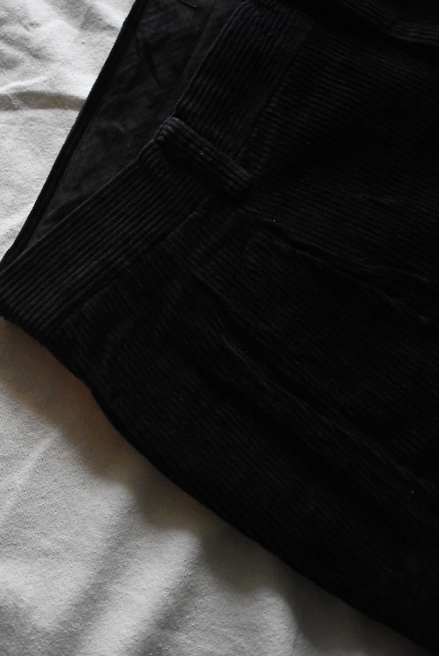 OK/90's "BANANA REPUBLIC" black corduroy trousers