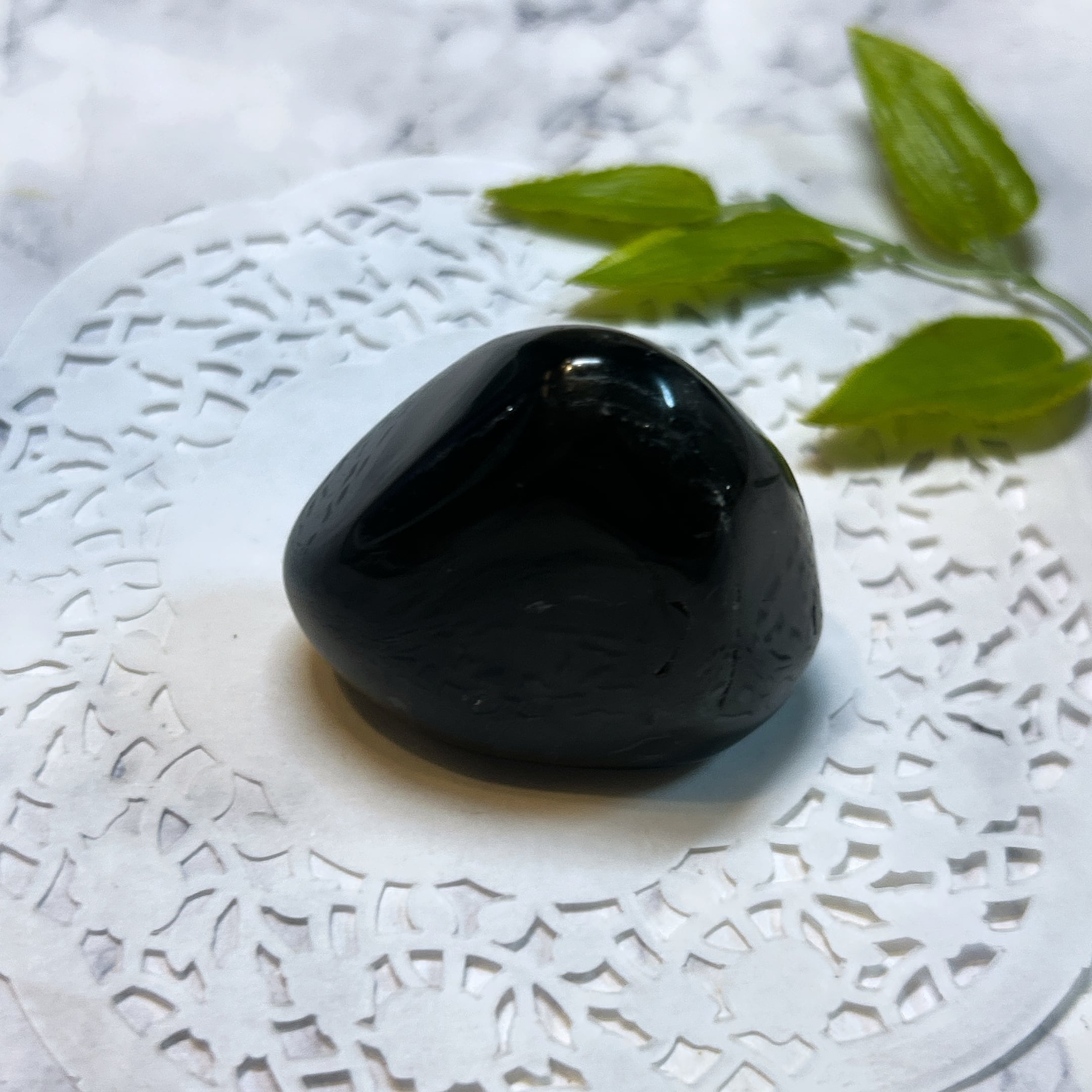 ブラックパンサー大　ドームフランス　黒　水晶　クリスタル　モリオン　置物　動物 ブラックパンサー大 ドームフランス 黒 水晶 クリスタル モリオン 置物