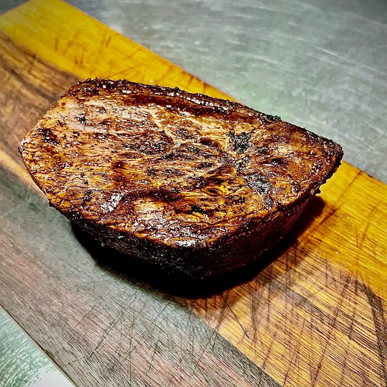 肉育熟成の極み!!「万年牛」炙ABURI九州原産黒毛和牛A4～A5内もも肉熟成ローストビーフM250g相当