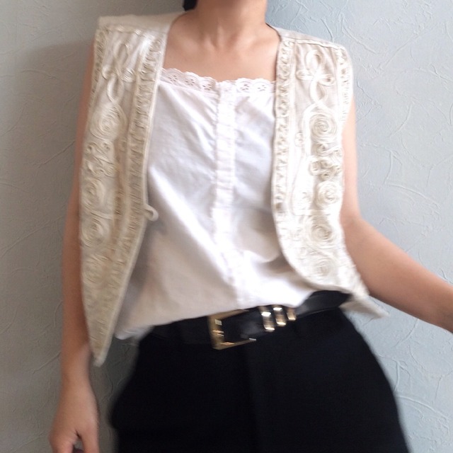 70s embroidery vest 