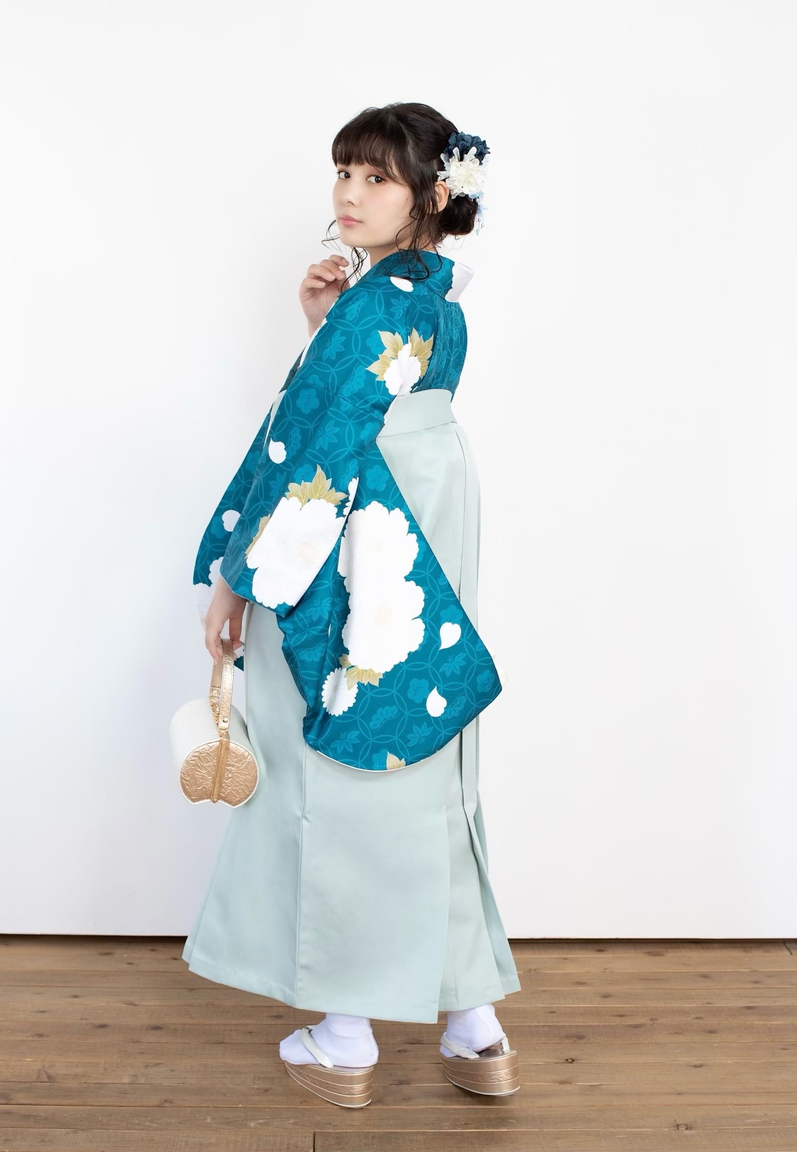 Kimono Sienne 卒業式袴3点セット 牡丹や七宝 二尺袖着物 袴 ブルーグリーン×ライトブルー 卒業式 | Kimono Sienne