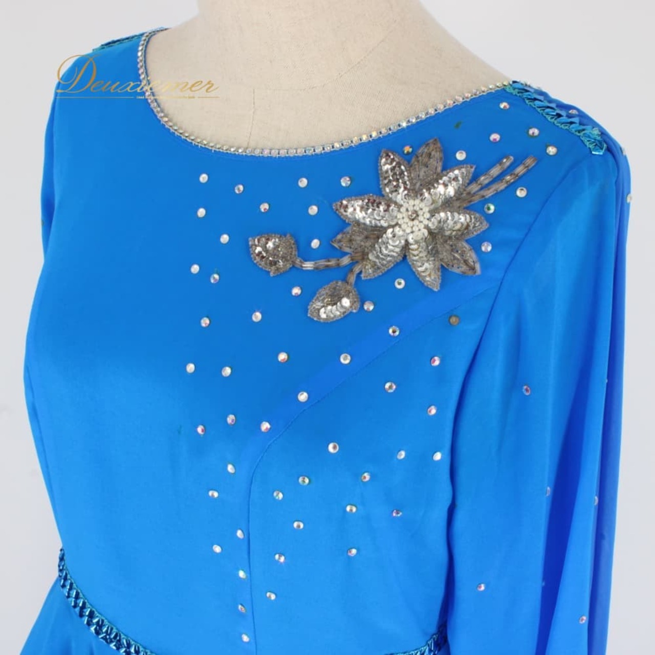 社交ダンス 衣装 FRESA フレサ ドレス スタンダード ブルー系 ラインストーン フロート 青 長袖 ワンピース スタンダードドレス スパンコール ロイヤルブルー系 青系 社交ダンスドレス ワンピースドレス フロート付き 2重スカート フレアスカート きらきら ダンス衣装 大人 上品 エレガント 舞台衣装 発表会 練習用 バックファスナー フルレングス ドレスワンピース S M Lサイズ相当