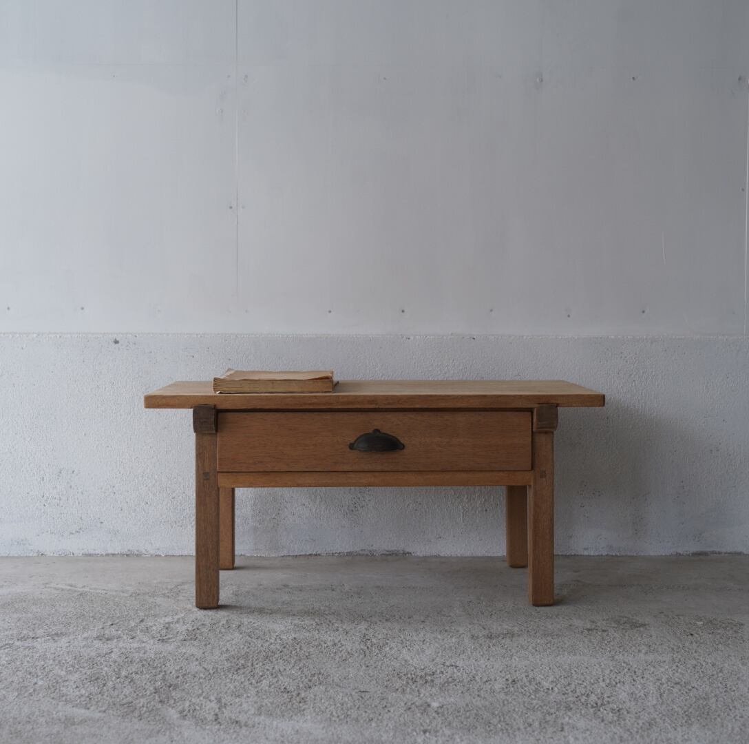 コーヒーテーブル