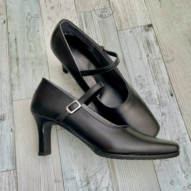 メリージェーンスクエアトゥストラップパンプス