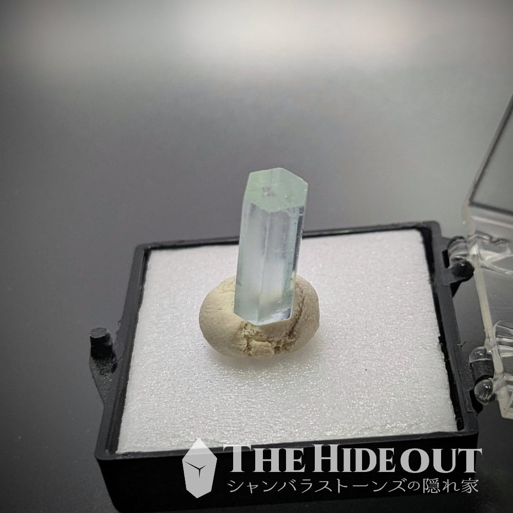ヒマラヤ産鉱物原石標本001 タプレジュン地区産アクアマリン 世界に