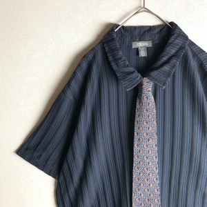 ~"necktie shirt" paisley pattern~