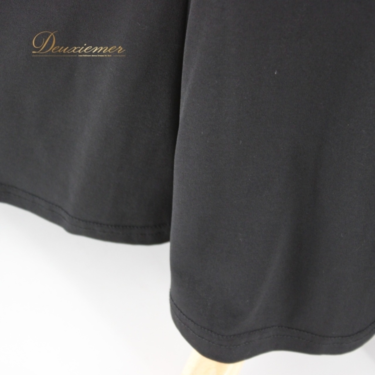 社交ダンス 衣装 スタンダード スカート レッスンウェア オールシーズン 黒 ブラック系 練習着 ロングスカート 無地 シンプル フォーマル 上品 ストレッチ 伸縮性 洗練 黒スカート ダンス衣装 レディース フィット感 おしゃれ 普段使い 楽な着心地 教室用 体系カバー クラシック 練習用 すっきり シルエット エレガント シンプルスタイル