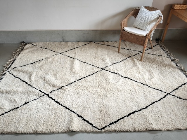 Moroccan rug 290✕214cm No.445