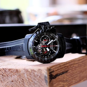 【GRAHAM グラハム】Chronofighter Superlight Carbon Skeleton クロノファイタースーパーライトカーボン スケルトン／国内正規品 腕時計