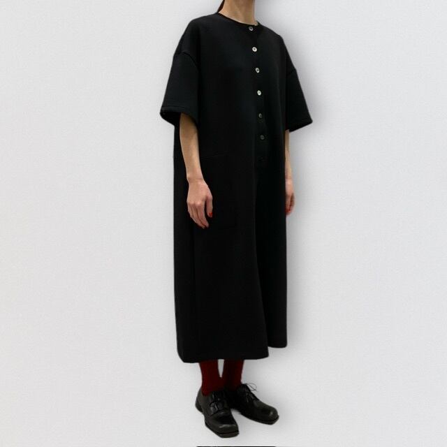 未使用級✨mizuiroind クルーネックオールインワン　24SS 紺 mizuiroind（ミズイロインド）の「mizuiro ind クルーネック