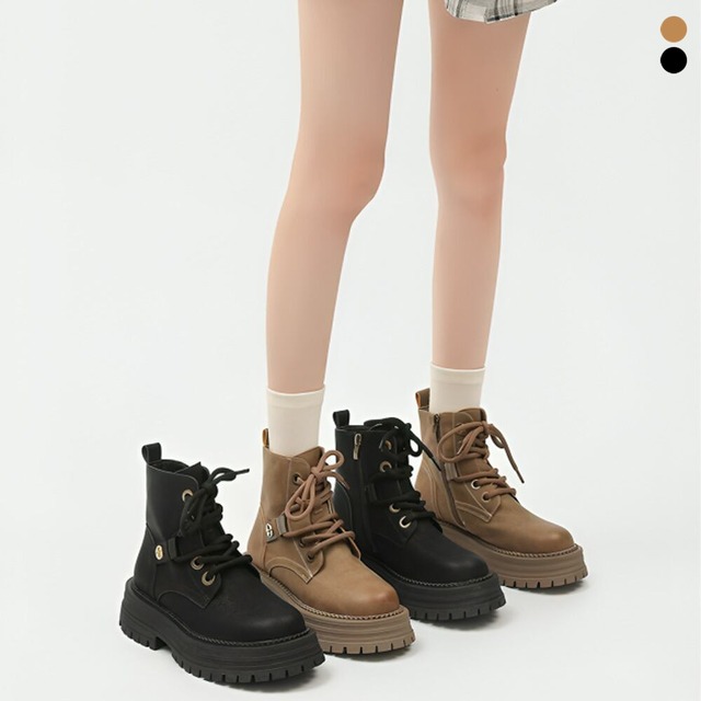 サークルボタンバックルショートブーツ