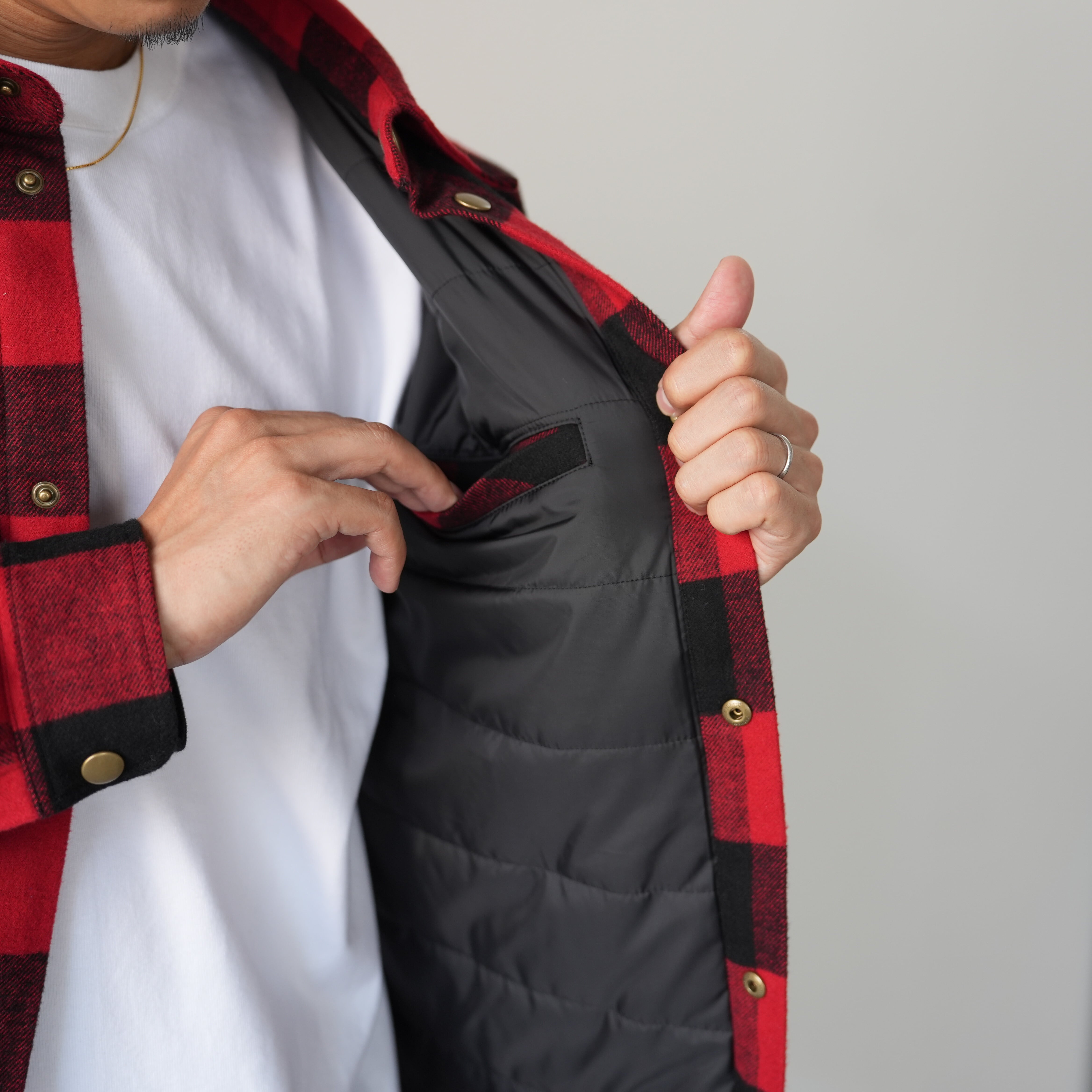 着るだけで“考えずに決まる”休日スタイル「中綿バッファローチェック