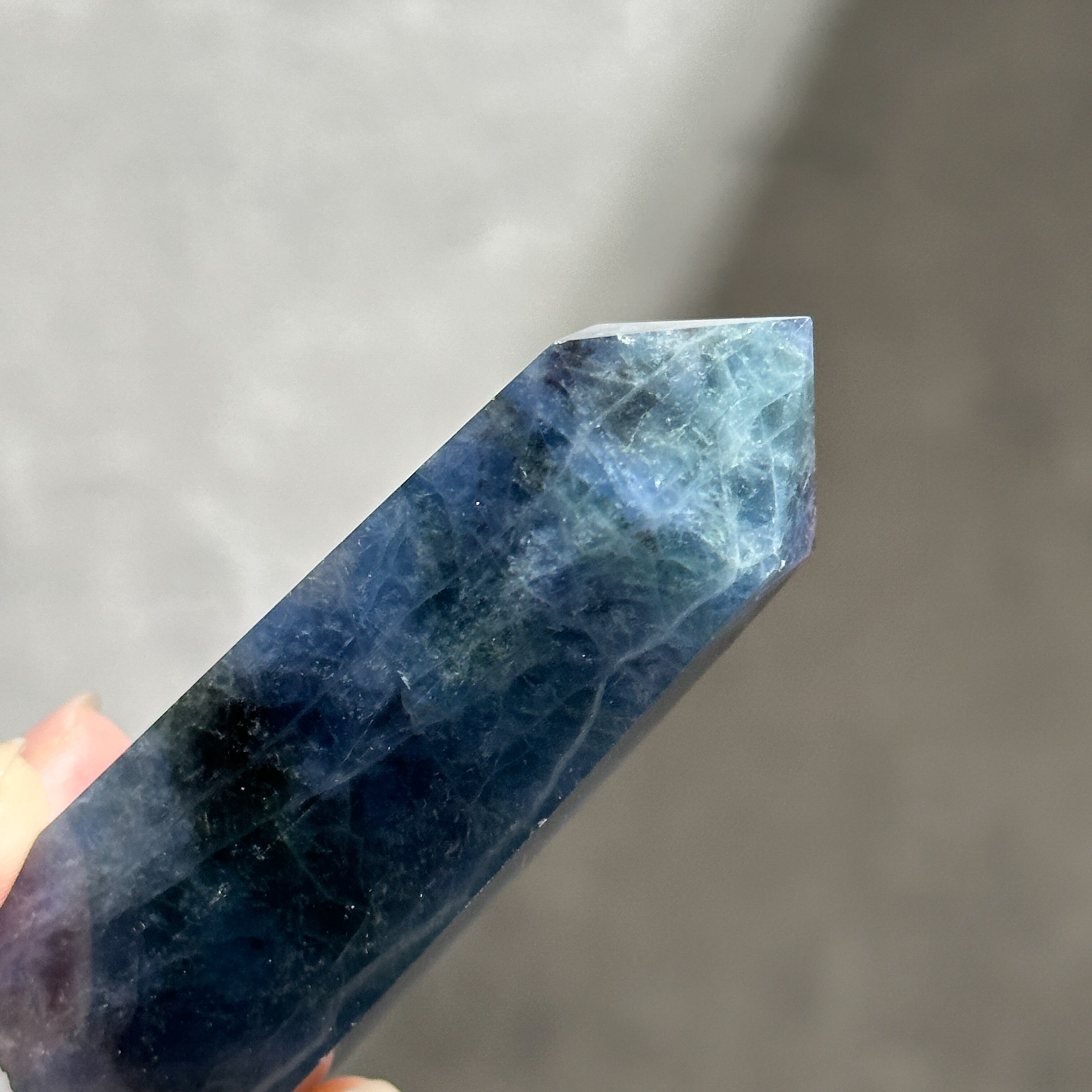 ブルー、グリーンフローライト タワー型25◇ Rainbow Fluorite