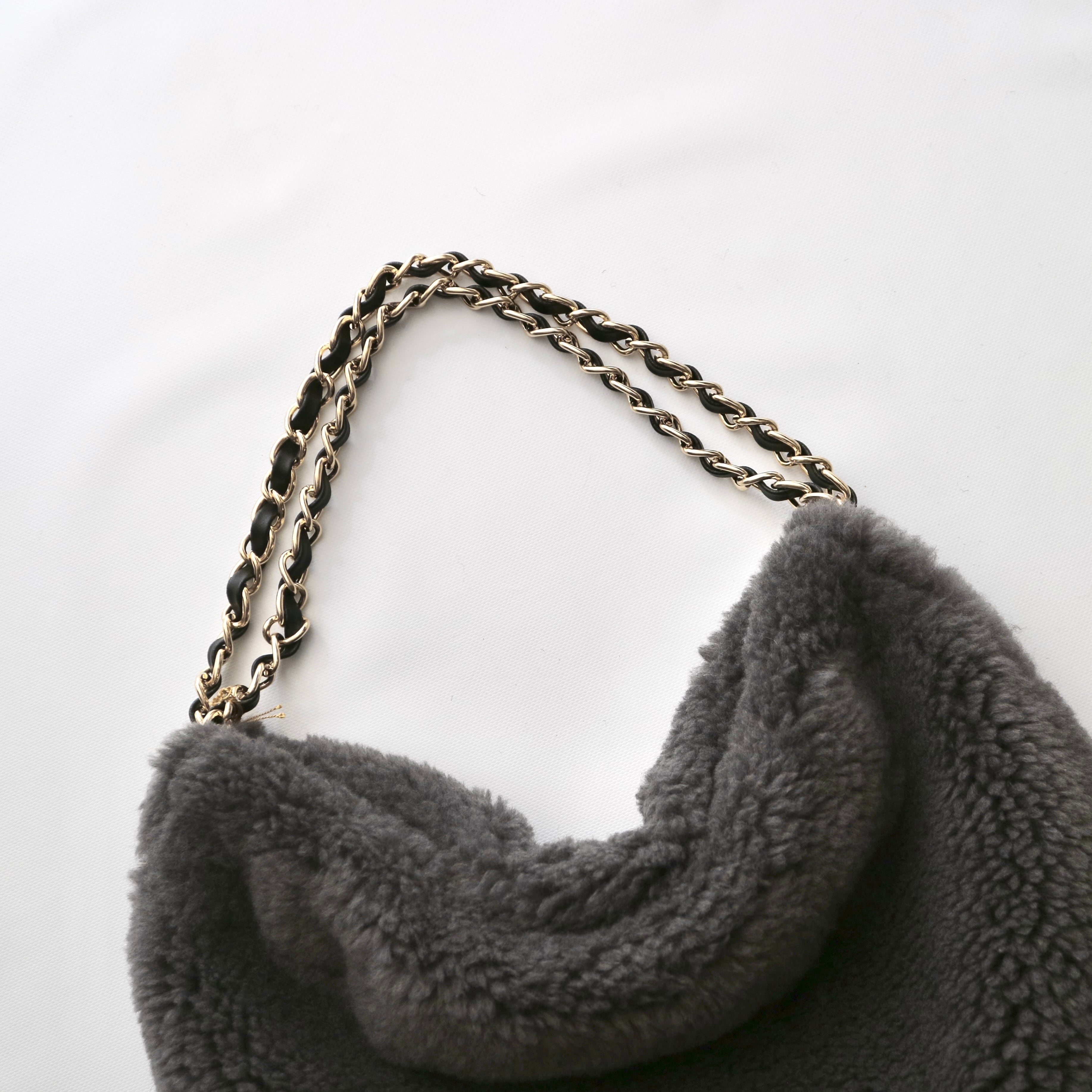 ヴィオラドーロ VIOLAd'ORO バッグ エコムートン チェーンショルダー VIOLAd'ORO - エコムートン チェーンショルダートート (ブラウン