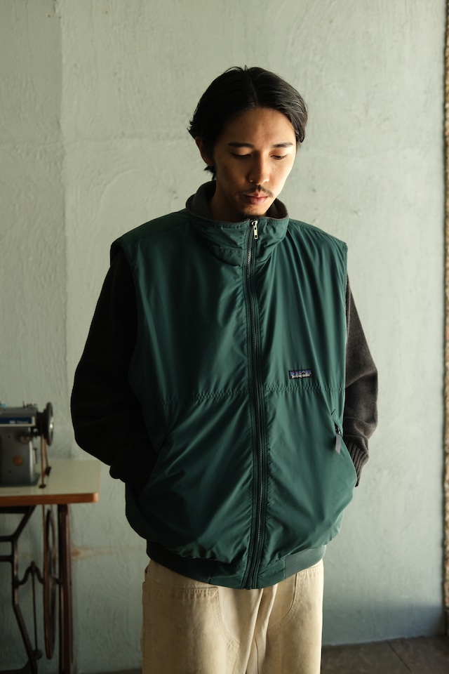 Utah/04's "patagonia" shelled synchilla vest/green