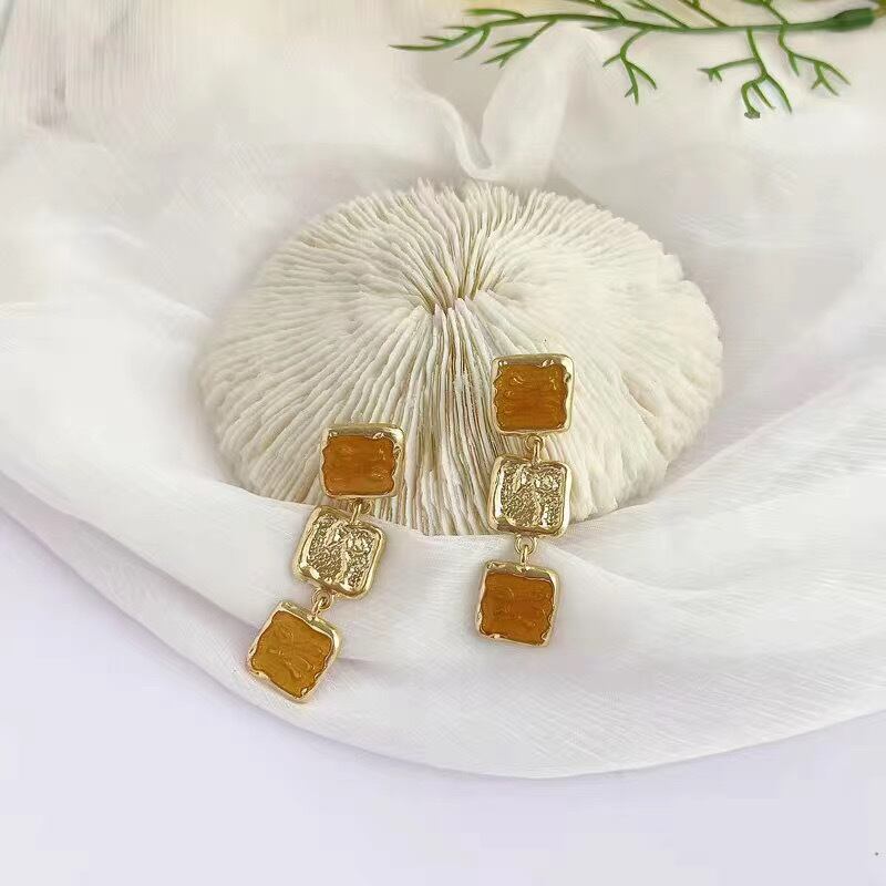 スクエア3連ピアス