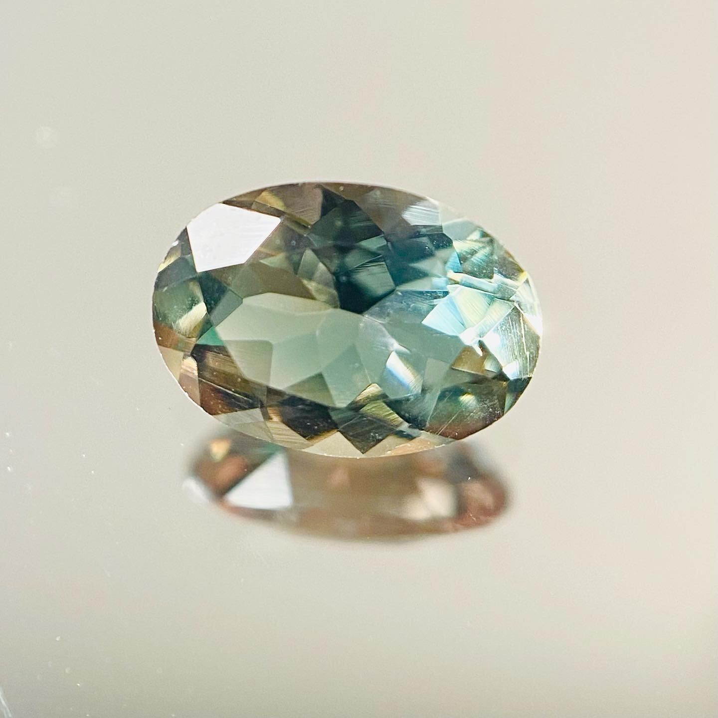 希少グリーンのオレゴンサンストーン3