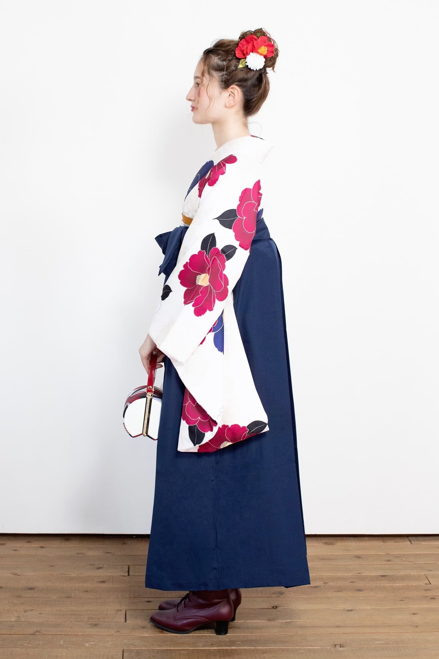 Kimono Sienne 卒業式袴3点セット 椿柄 二尺袖着物 袴 白×紺 卒業式