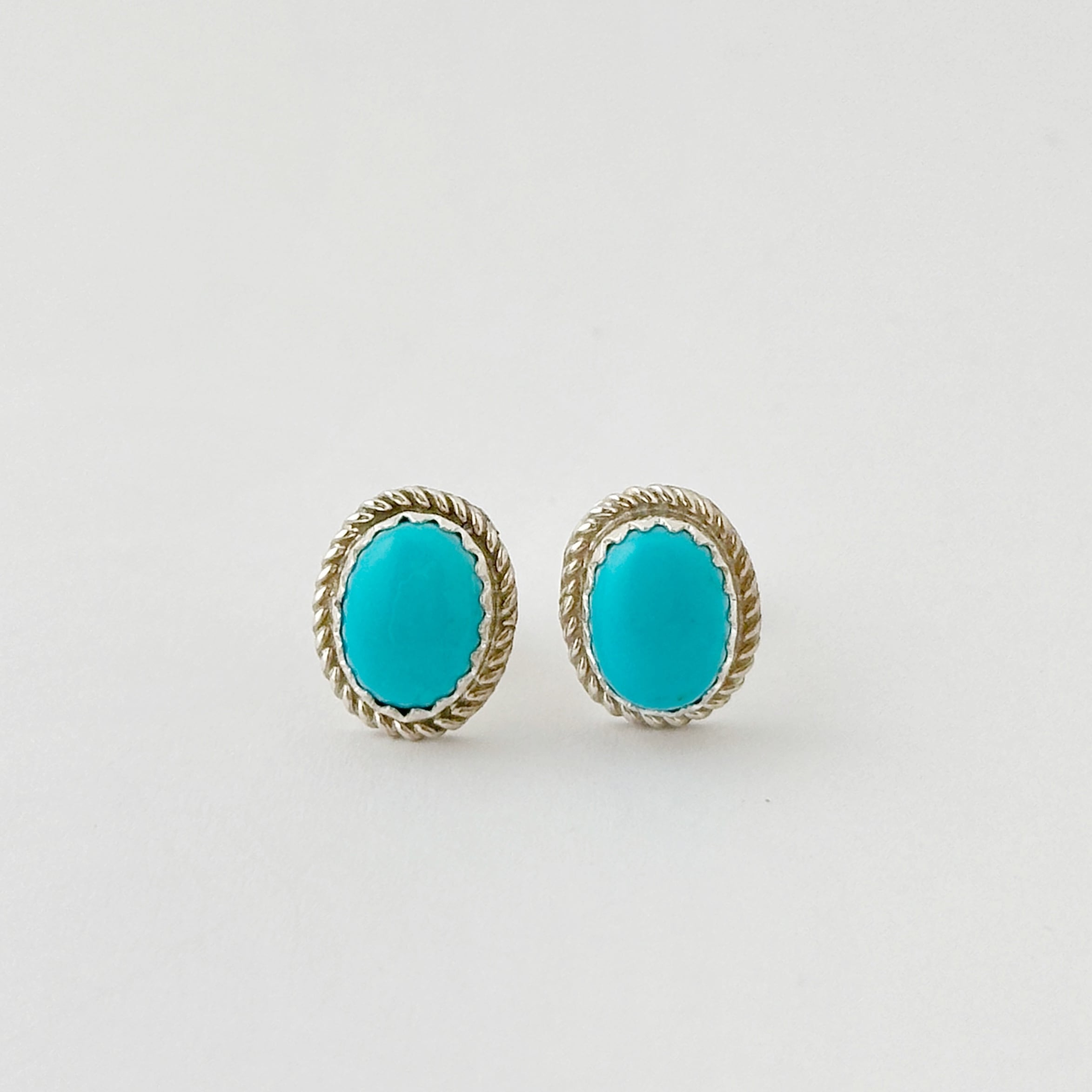 《Indian Jewelry》オーバル型 ターコイズ スタッドピアス