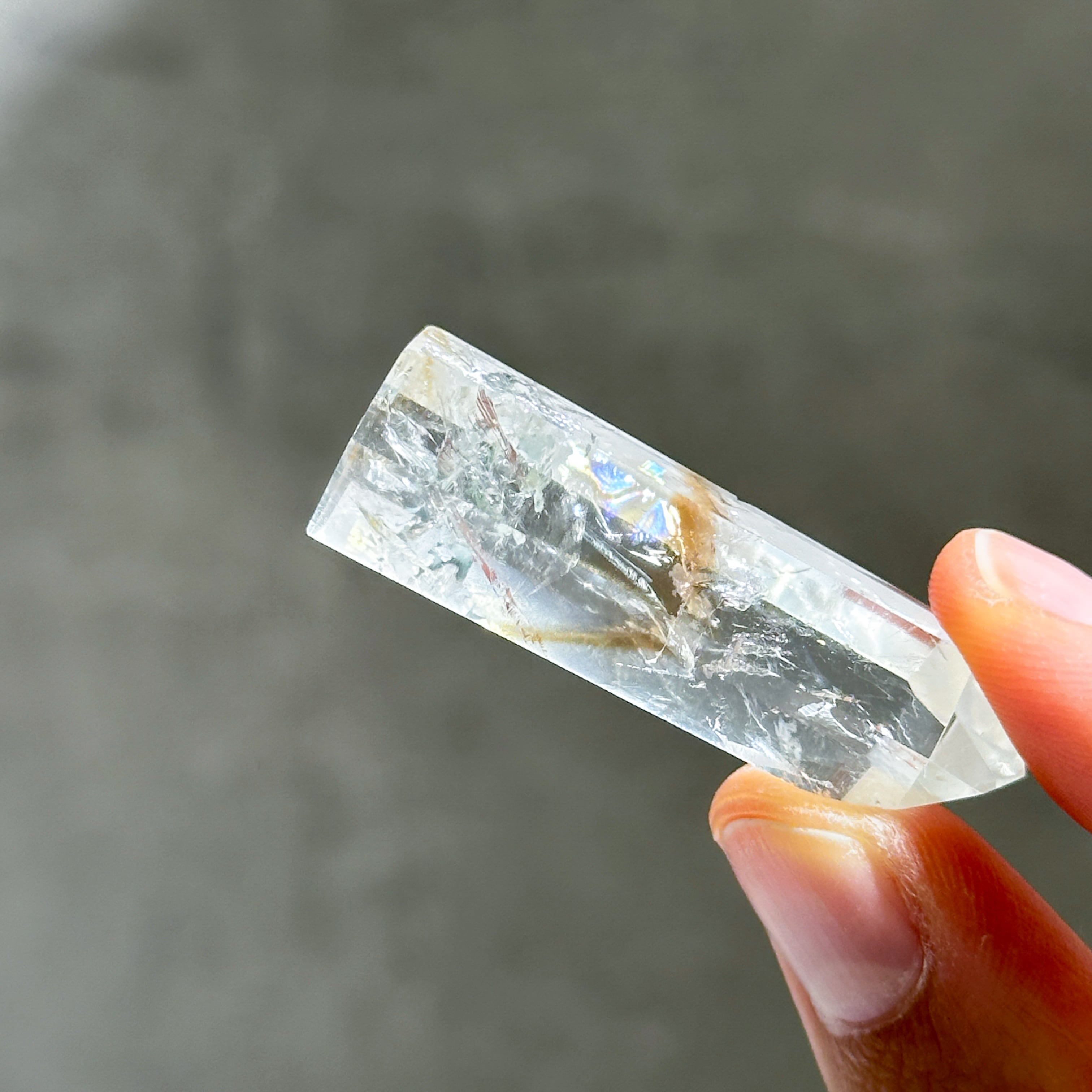 蛍光◎バイーア産パウエライトアメジスト タワー型15◇Powellite