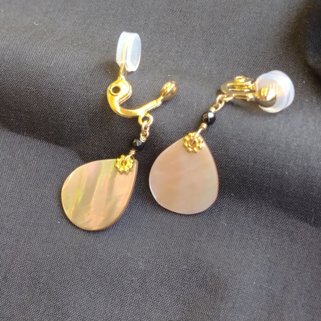 茶蝶貝・ドロップオニキス Large イヤリング/ピアス | NINDOT