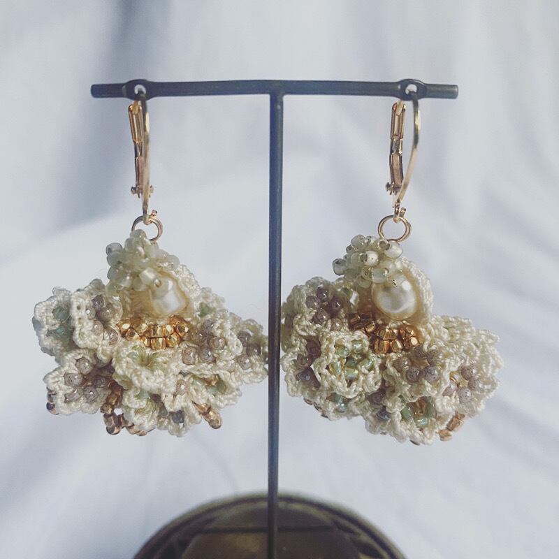 FOLKLOR "POMPON" -Audrey-