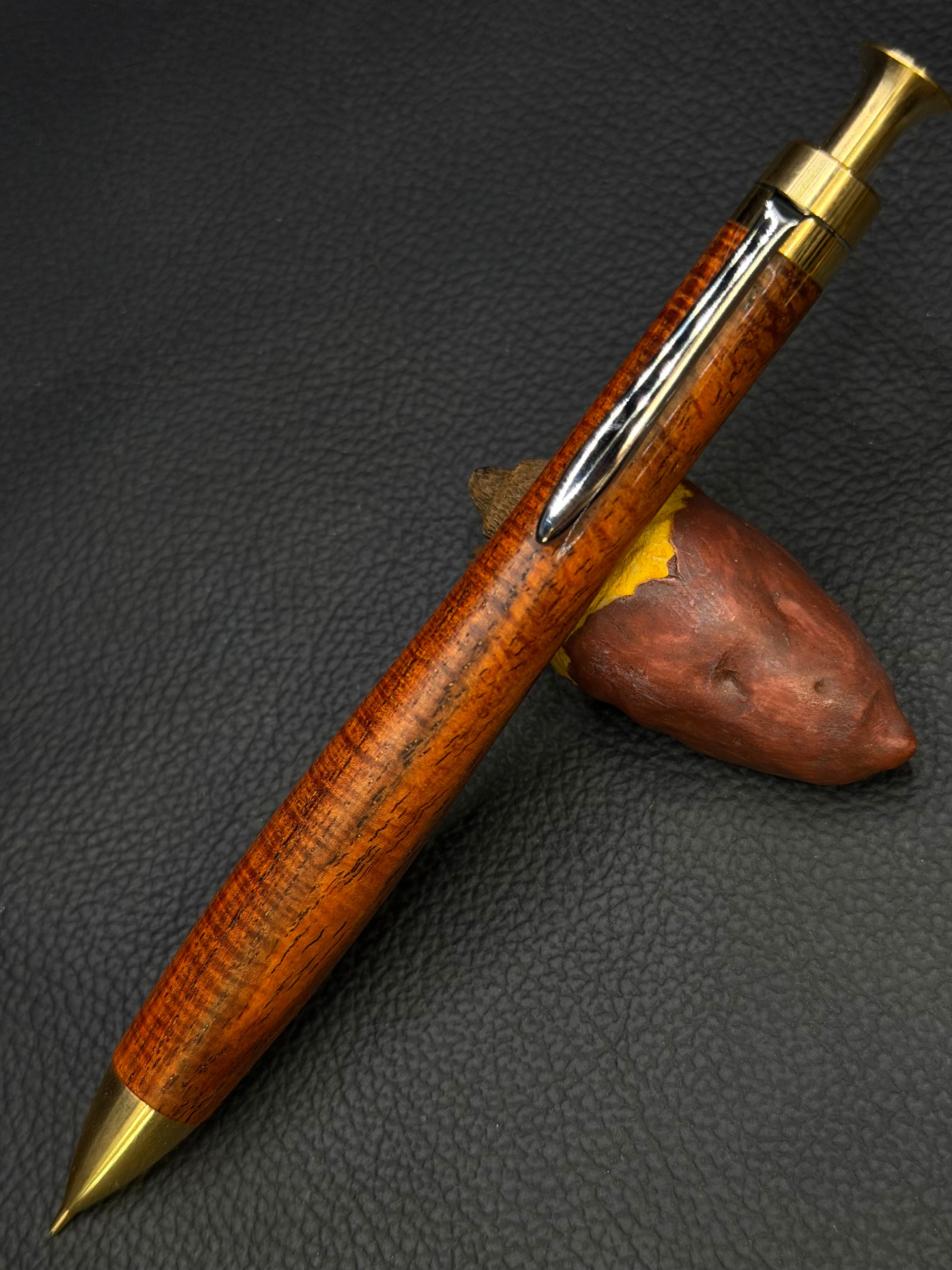 極美品【1点物】セミエビ 乾燥標本 色彩保存標本 関節可動 62 siameseサイアミースローズウッド 極上エクセレントカーリー 真鍮