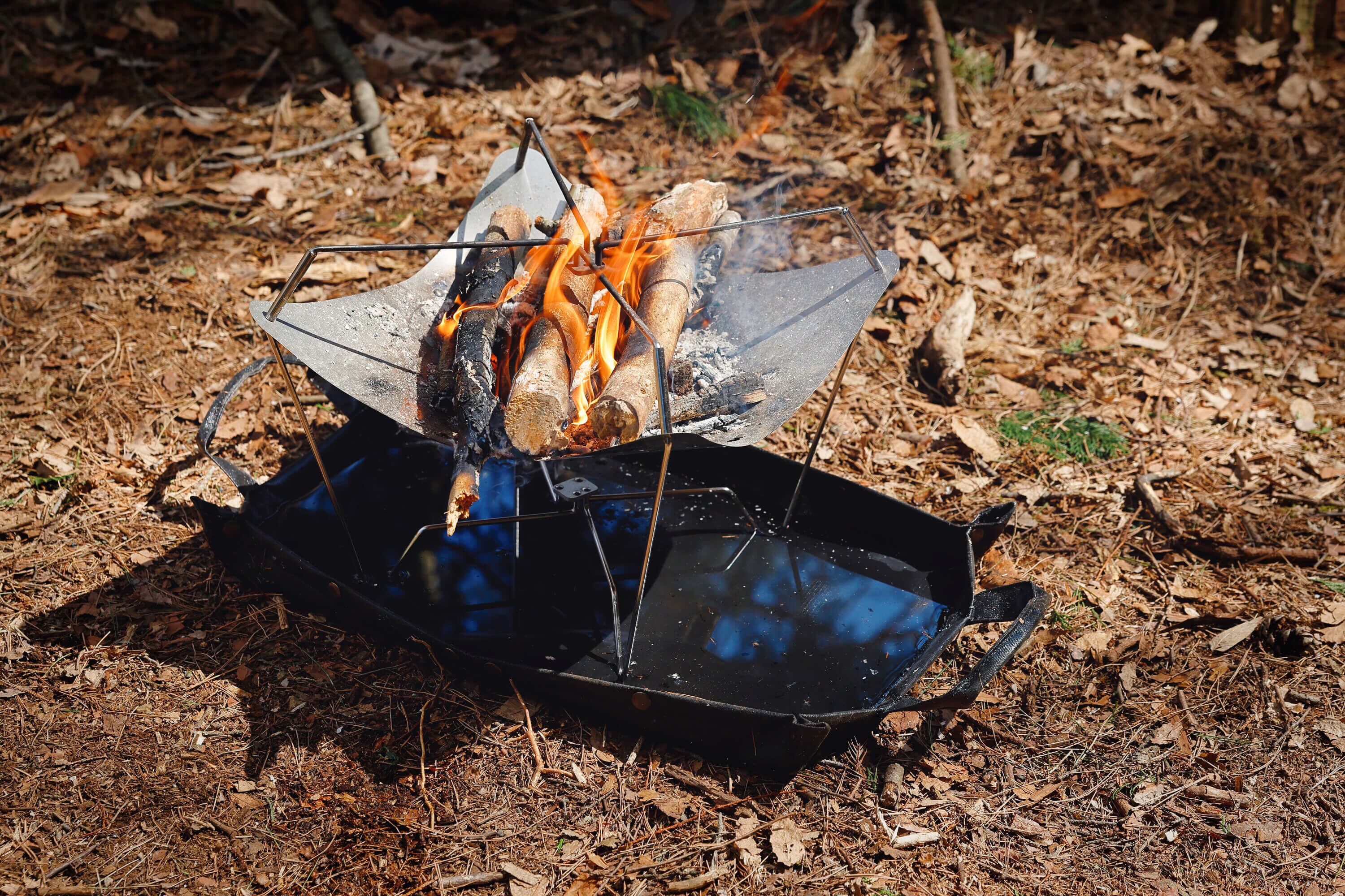 サンゾー工務店 × UNBY別注 アイアンテーブル+焚き火シート サンゾー工務店×UNBY】焚き火シート サンゾー工務店 × UNBY別注