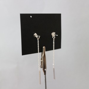 月とチェーンのシルバーピアス