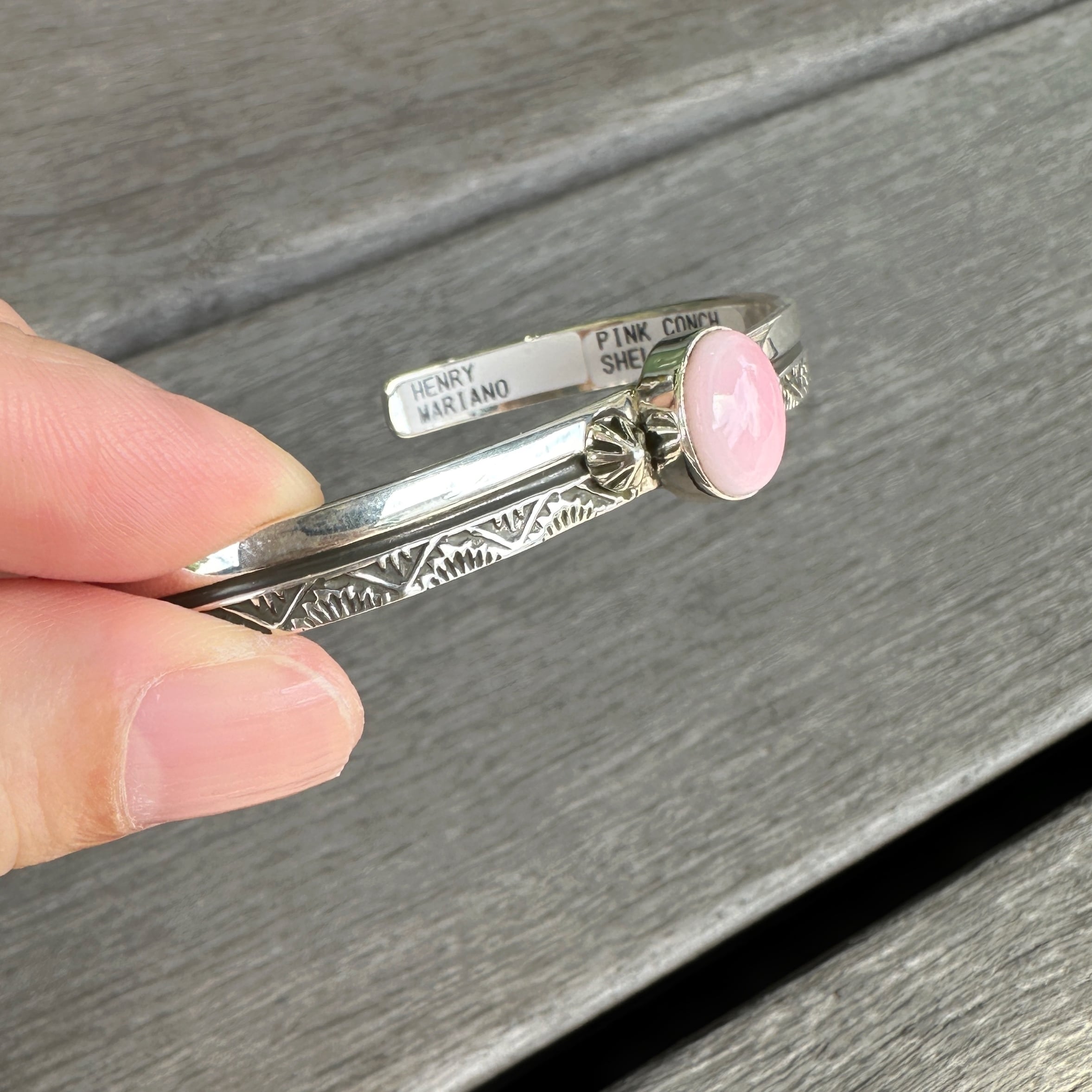 インディアンジュエリー/ピンクシェルバングル