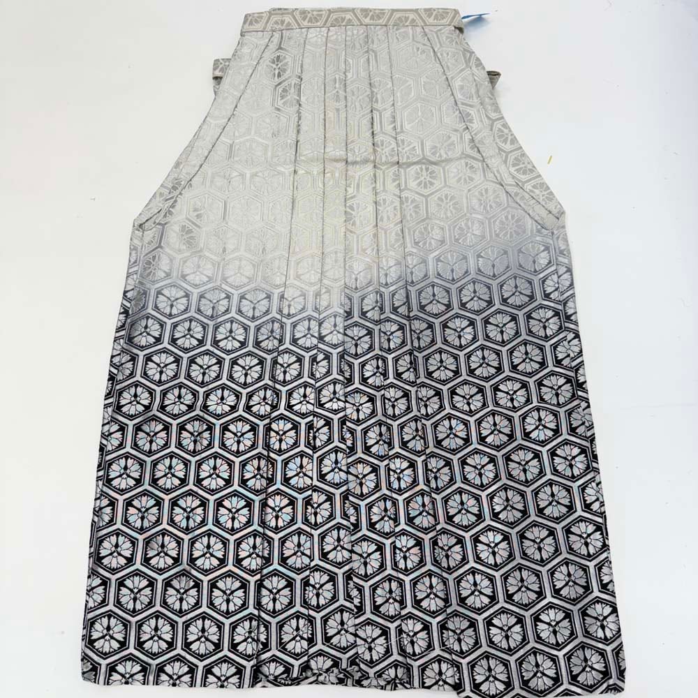 袴 行灯袴 男袴 紐下丈90cm 男性用袴 L-2Lサイズ 成人式袴 シルバー 黒 中古 4639