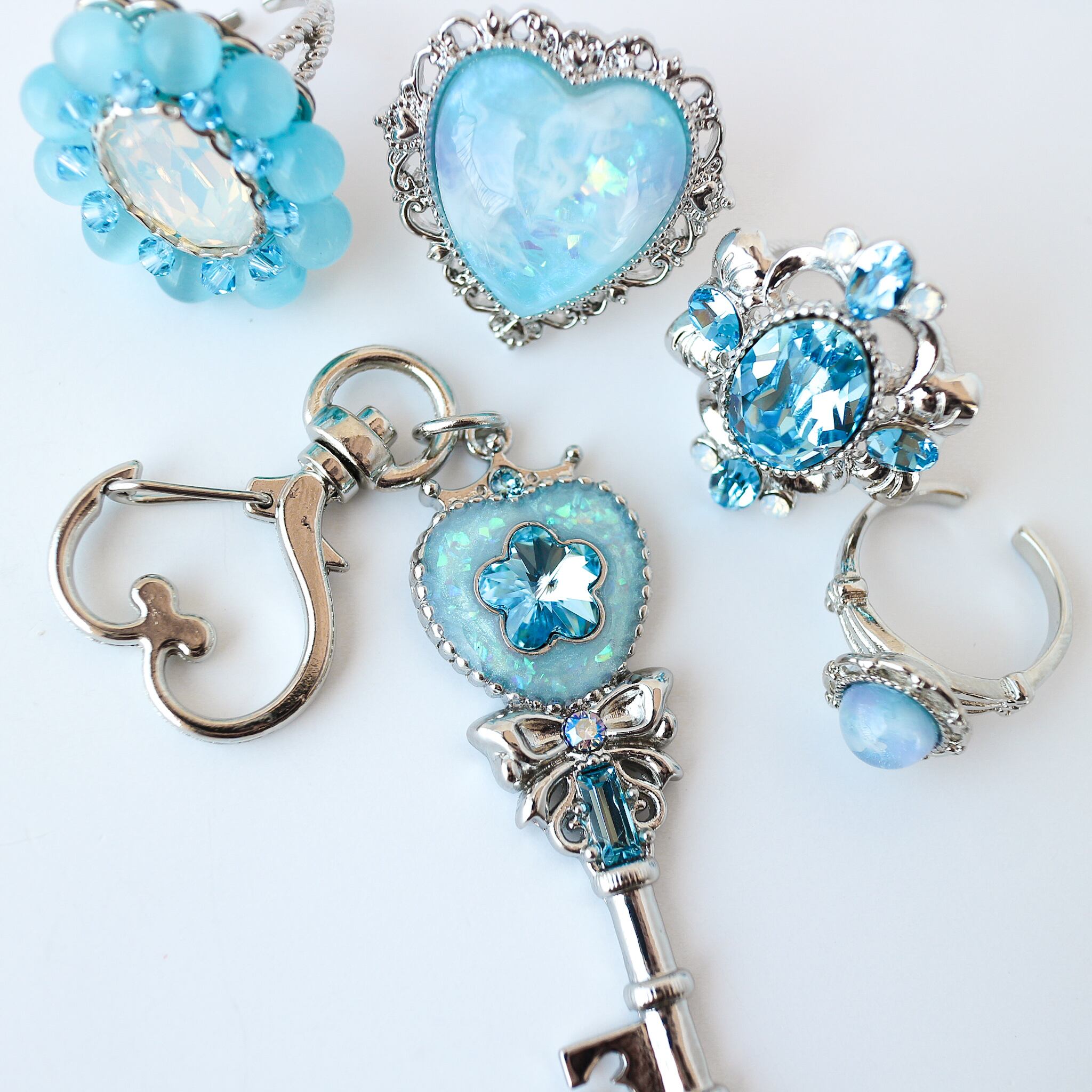 お花とハートのキーチャーム（ブルー） | マルベリコ