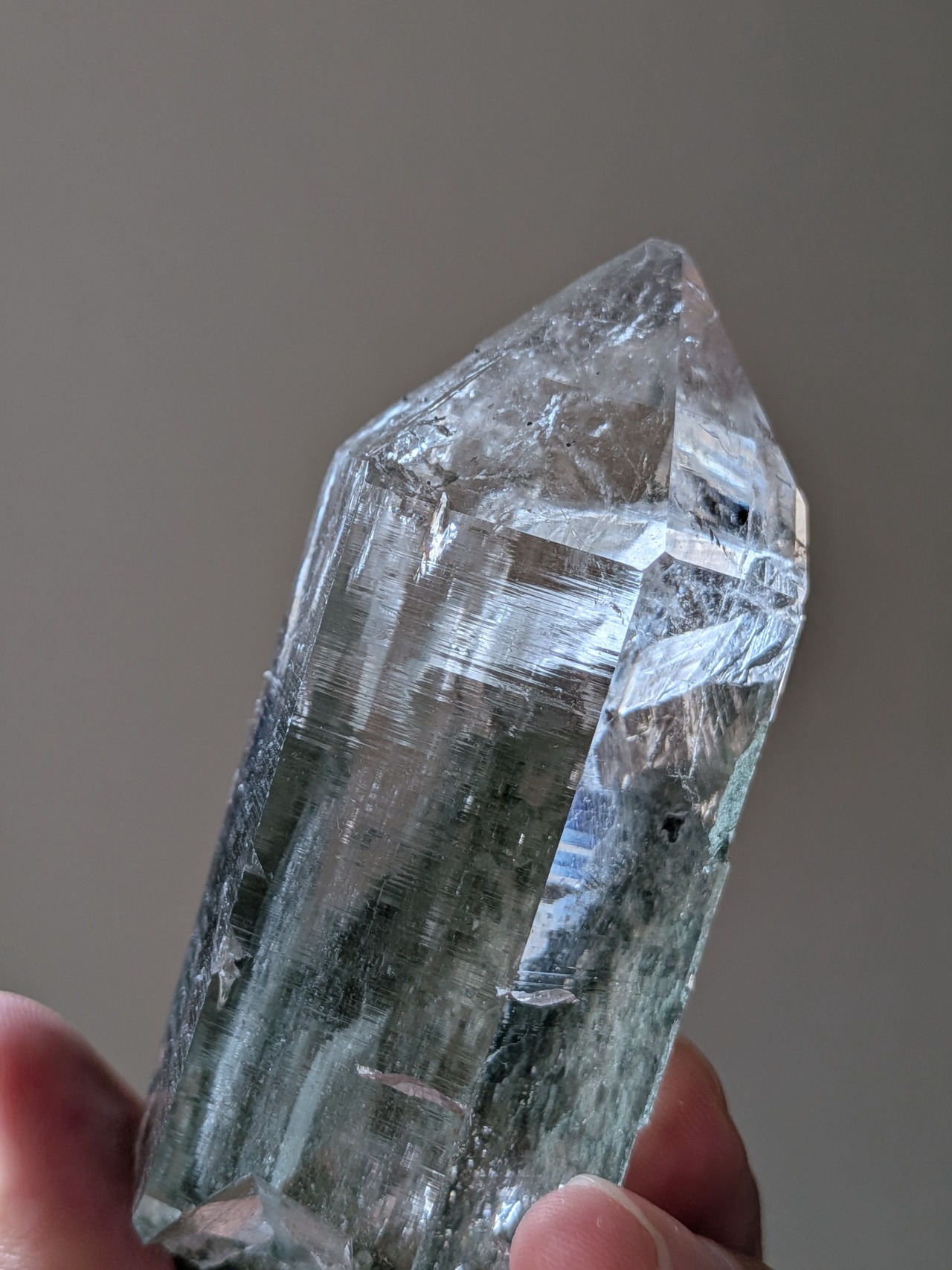 ヒマラヤ水晶【貫入・親子水晶】 ⭓ 原石クラスター ⭔ インド・マニハール産
