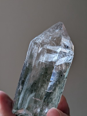 ヒマラヤ水晶【貫入・親子水晶】 ⭓ 原石クラスター ⭔ インド・マニハール産