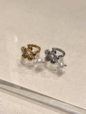 Flower earcuff
