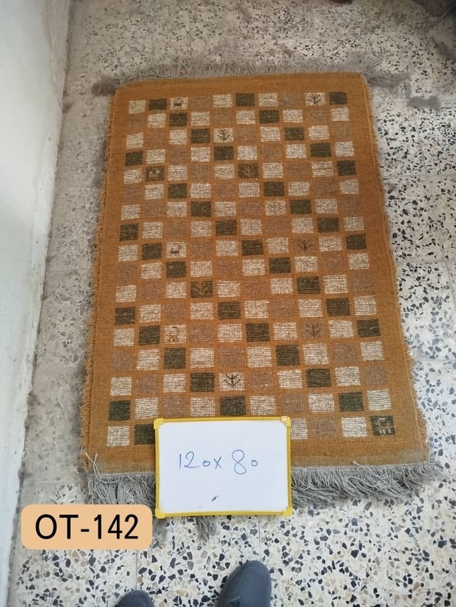 2026年 織りたてギャッベ【No.142】 ※現在、こちらの商品はイランに置いてあります。ご希望の方は先ずは在庫のご確認をお願いします。