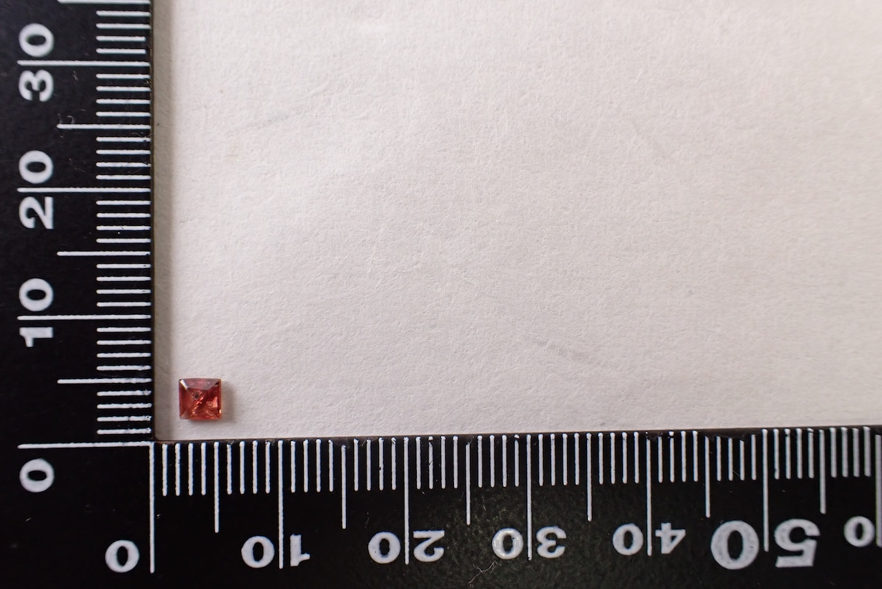 スピネル(簡易ソーティング付)　0.198ct　[D9-133]