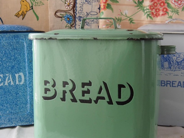 イギリスアンティーク　ブレッド缶　BREAD BIN