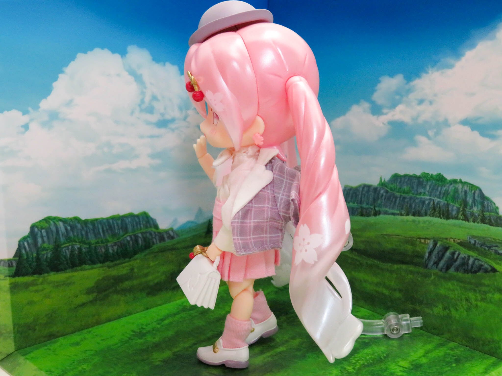 ねんどろいどどーる 桜ミク お花見コーデVer. レビュー - YouTube