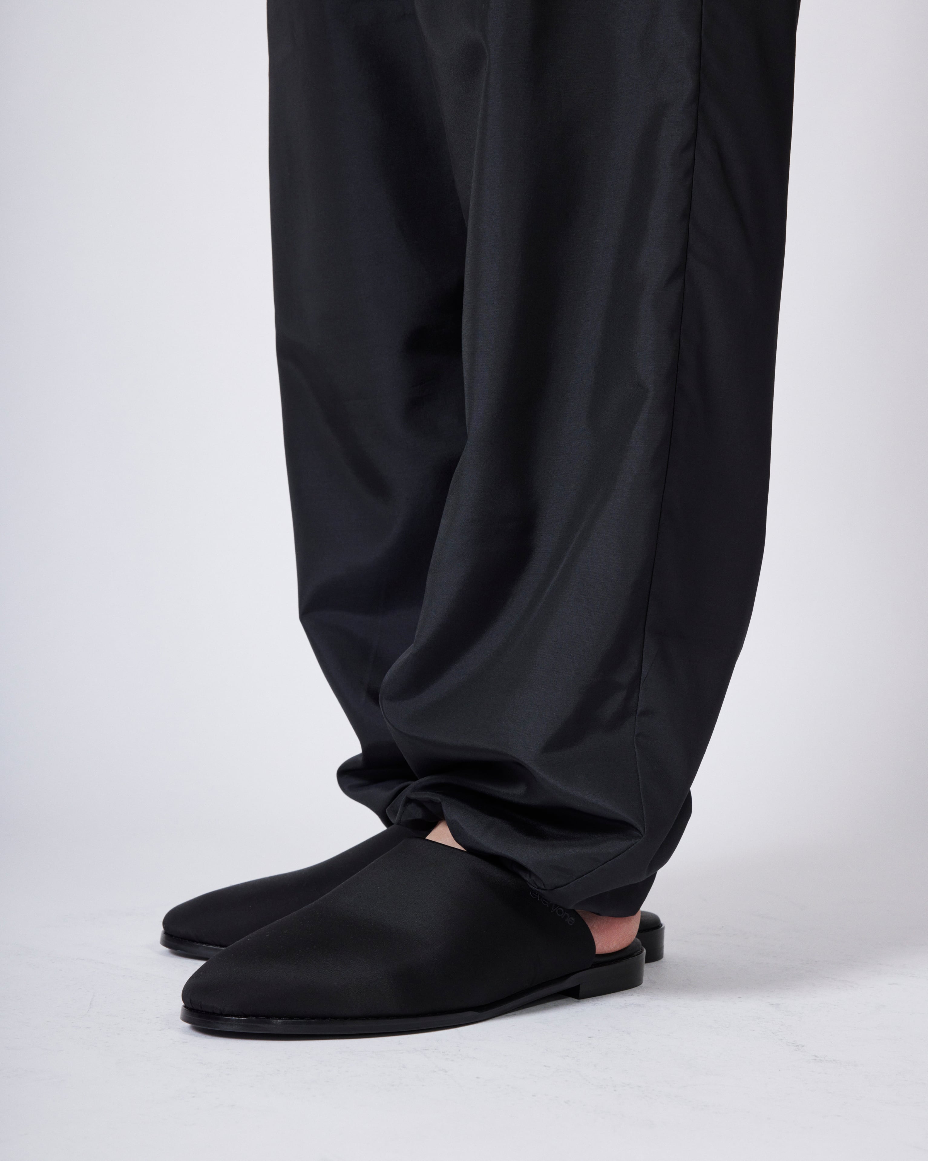 everyone nylon silk track pants (BLACK) | everyone
