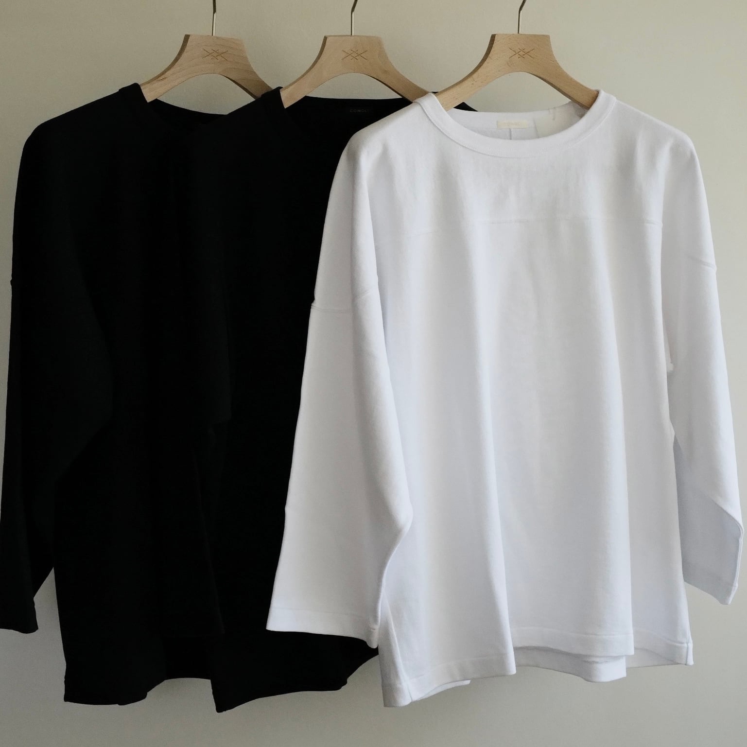 COMOLI |フットボールTシャツ | HJ GALLERY COMOLI |フットボールTシャツ | HJ GALLERY